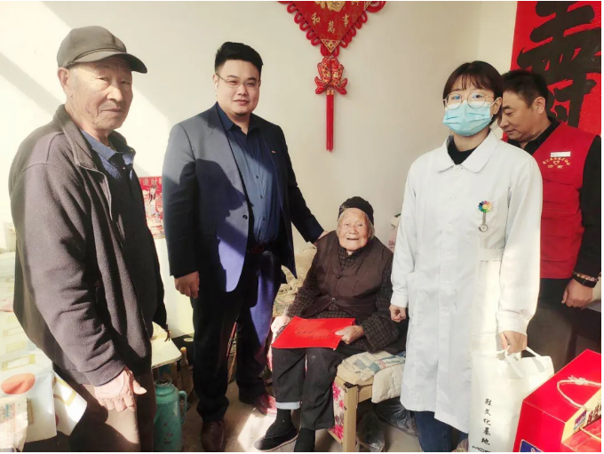 愛(ài)在重陽(yáng)節，慰問(wèn)暖人心