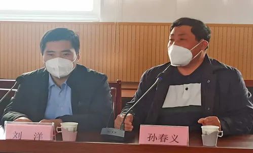 東岳機械攜磚埠商會(huì )開(kāi)展一線(xiàn)醫務(wù)人員慰問(wèn)活動(dòng)